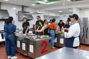 Clase práctica en cocina profesional
